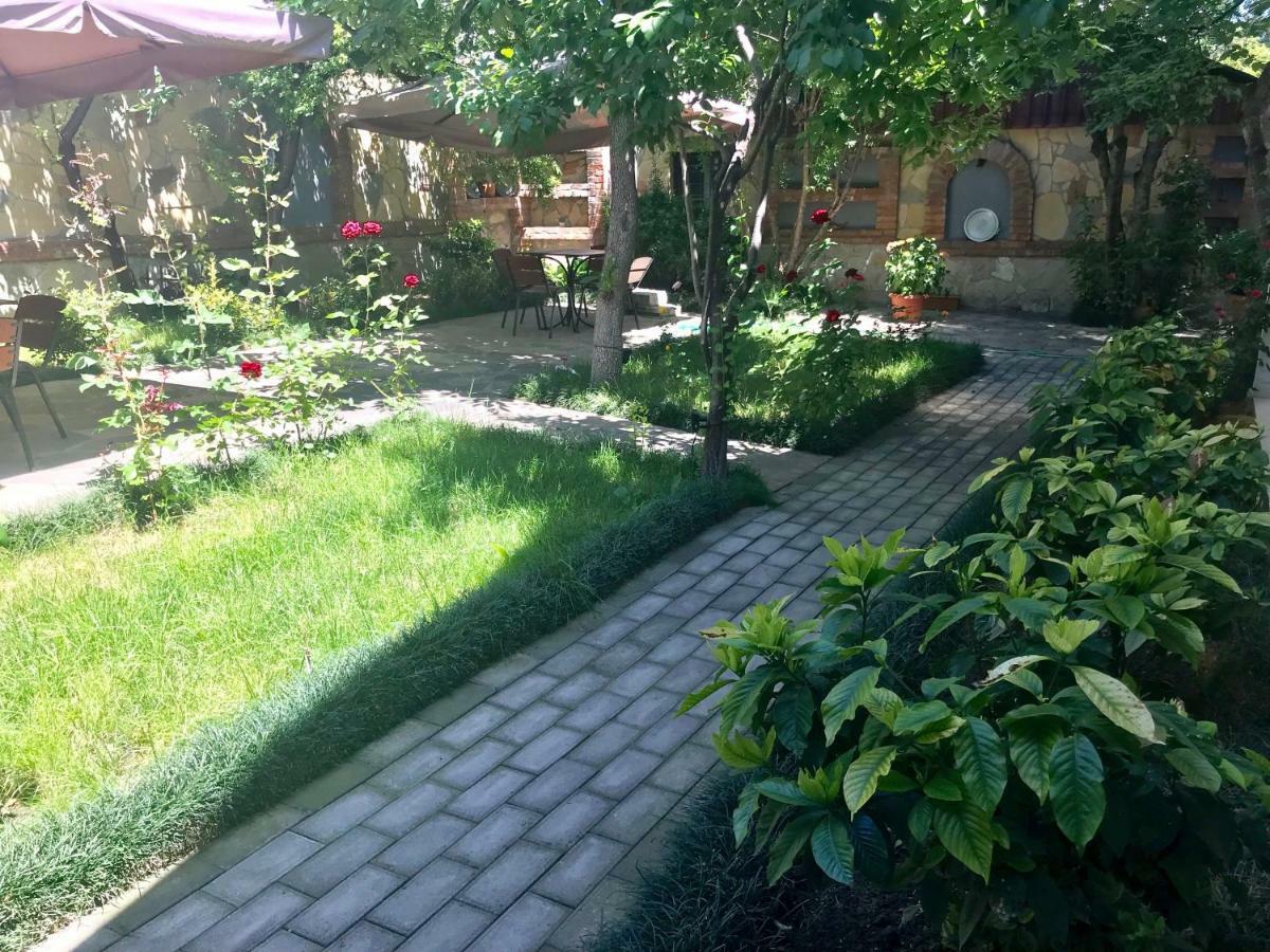 Hotel Tbilisi Garden Exterior foto